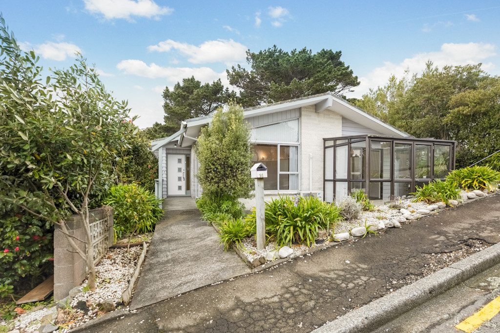 Wellington 4 + 2 bedroom